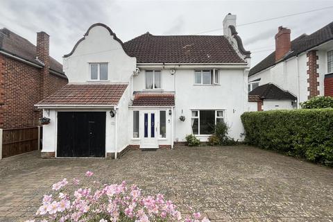 4 bedroom detached house to rent, Abinger Avenue, Cheam SM2