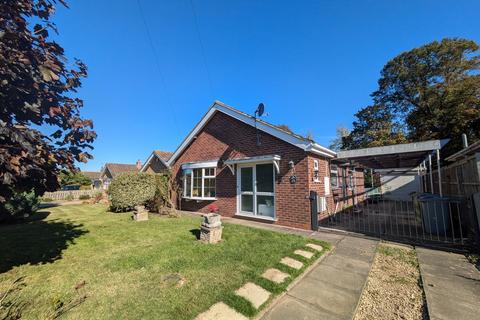 3 bedroom bungalow to rent, Park Road, Allington, NG32