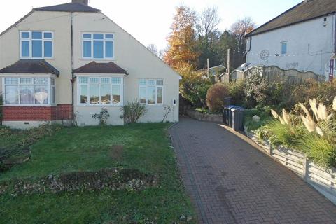 2 bedroom semi-detached house to rent, Woodlands Grove, Coulsdon