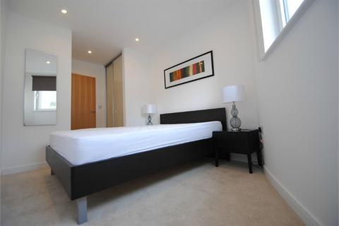 2 bedroom apartment to rent, Waterhouse Apartments, Saffron Central Square, Croydon, CR0