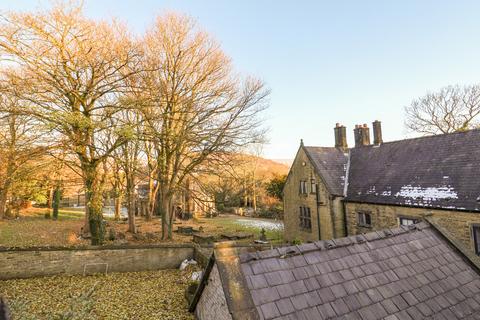 3 bedroom terraced house for sale, Church Street, Glossop SK13