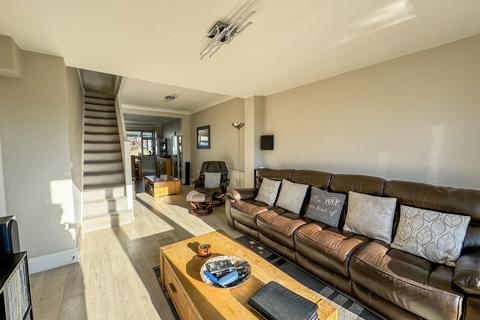 18 Canewdon View Road, Rochford, SS4 3DT
