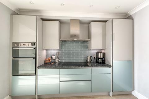 18 Canewdon View Road, Rochford, SS4 3DT