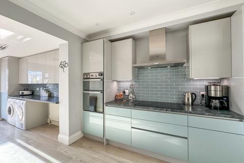 18 Canewdon View Road, Rochford, SS4 3DT