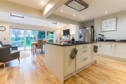 10 Boyd Road, Saltford, Bristol, BS31 3AP