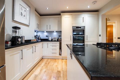 10 Boyd Road, Saltford, Bristol, BS31 3AP