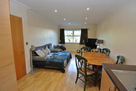 1 bedroom flat for sale, 65 Victoria Street, Egham TW20