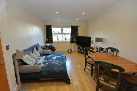 1 bedroom flat for sale, 65 Victoria Street, Egham TW20