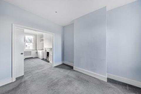 2 bedroom apartment to rent, Glycena Road London SW11