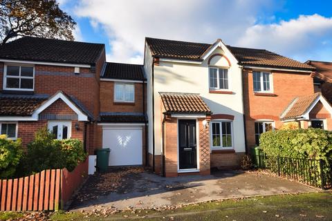 3 bedroom semi-detached house to rent, Swinbrook Way, Shirley B90