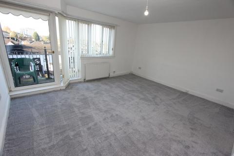 3 bedroom apartment to rent, Berryknowes Road, Cardonald G52