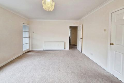 2 bedroom apartment to rent, Hawksworth Road, Leeds LS18