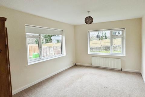 2 bedroom apartment to rent, Hawksworth Road, Leeds LS18