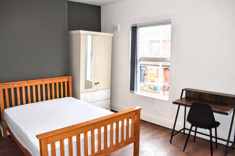 3 bedroom terraced house to rent, Ossory Street, Rusholme, Manchester