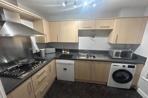 4 bedroom terraced house to rent, Sarafand Grove, Rochester, Kent