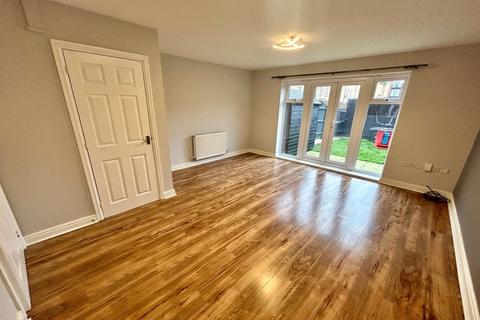 4 bedroom terraced house to rent, Sarafand Grove, Rochester, Kent