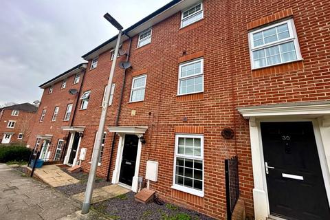 4 bedroom terraced house to rent, Sarafand Grove, Rochester, Kent