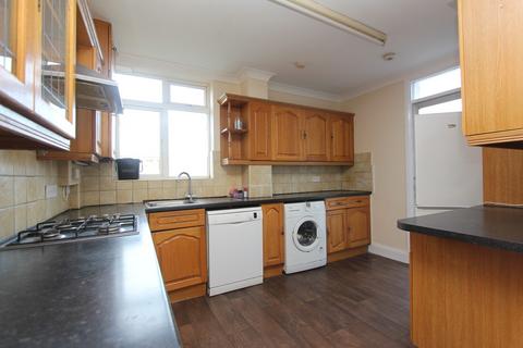 4 bedroom end of terrace house to rent, South Harrow, Middx