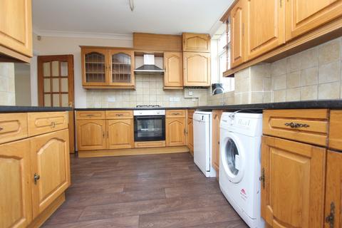 4 bedroom end of terrace house to rent, South Harrow, Middx