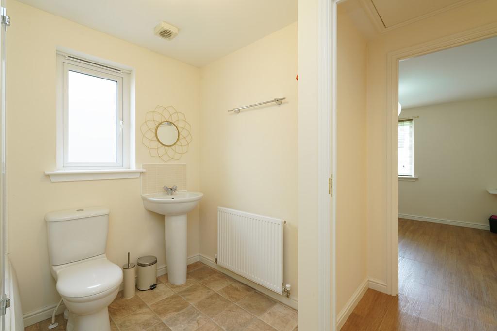 9. Beathroom angle 2