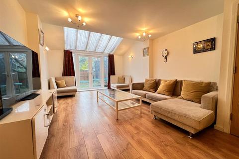 2 bedroom house for sale, Harman Rise, Ilford