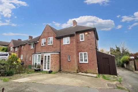 3 bedroom semi-detached house to rent, Vicarage Road, Woodford Green