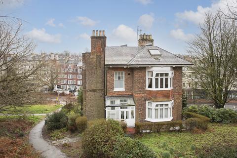 3 bedroom apartment to rent, The Common, Tunbridge Wells