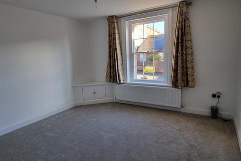 2 bedroom end of terrace house to rent, Warminster