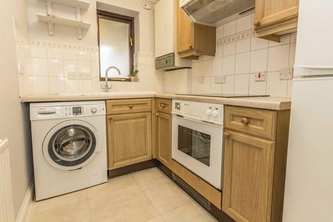 1 bedroom flat to rent, Hardman Road, Kingston Upon Thames KT2