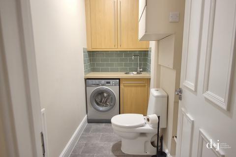 4 bedroom end of terrace house to rent, Nightingale Road, Hitchin