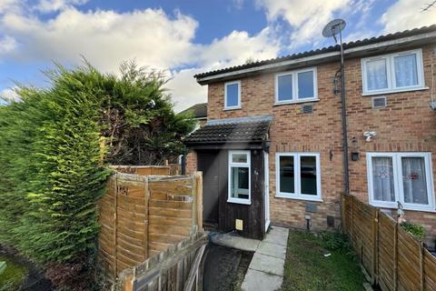 1 bedroom terraced house to rent, Shellfield Close, Stanwell Moor TW19