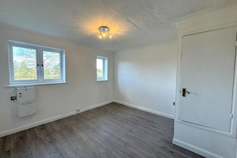 1 bedroom terraced house to rent, Shellfield Close, Stanwell Moor TW19