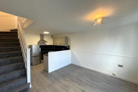 1 bedroom terraced house to rent, Shellfield Close, Stanwell Moor TW19