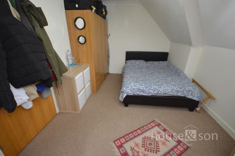 1 bedroom apartment to rent, Charminster Road