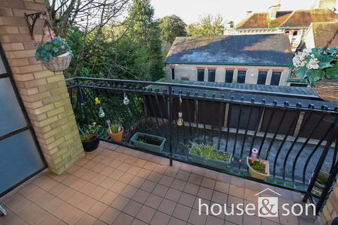 2 bedroom apartment for sale, Kingfisher Court, 41 Christhurch Road, East Cliff, Bournemouth BH1