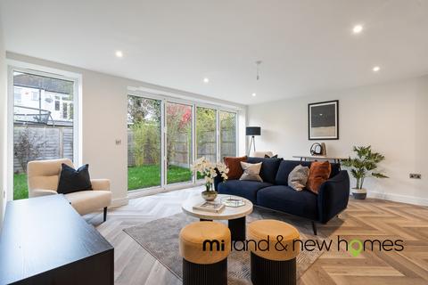 4 bedroom semi-detached house for sale, Scarlet Oaks, Oakwood, N14