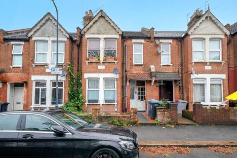 3 bedroom maisonette for sale, Deacon Road, London