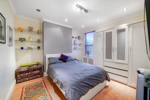 3 bedroom maisonette for sale, Deacon Road, London