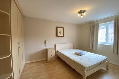 2 bedroom flat to rent, Carpathian Court, Birmingham B18