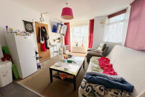 2 bedroom flat for sale, Howard Avenue, Bedford MK40