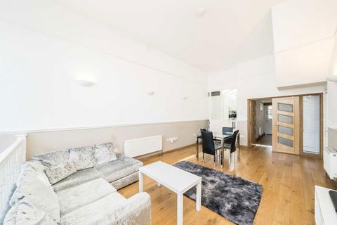 2 bedroom flat to rent, Dawes Road, London SW6