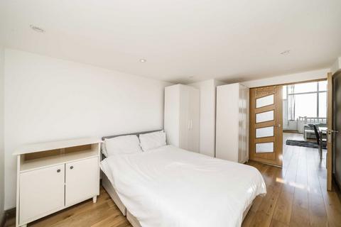 2 bedroom flat to rent, Dawes Road, London SW6