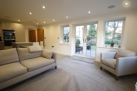 2 bedroom apartment for sale, BH22 GOLF LINKS ROAD, Ferndown