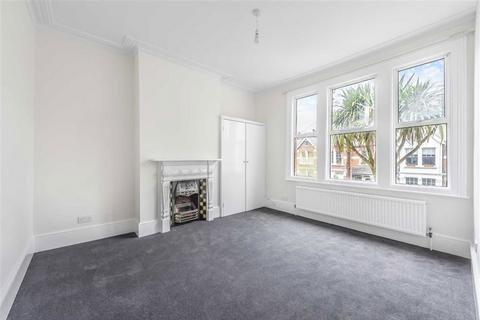 3 bedroom flat to rent, Ashleigh Road, London SW14