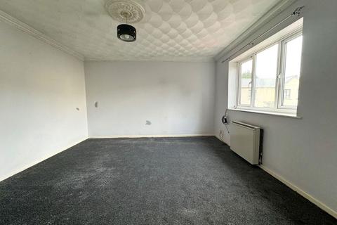 2 bedroom flat for sale, Bryn-y-Fran Avenue, Trethomas, Caerphilly, CF83 8BN