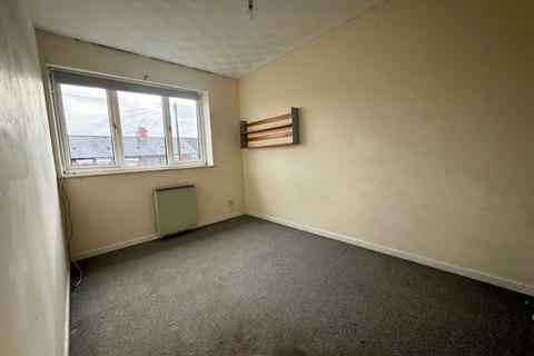 2 bedroom flat for sale, Bryn-y-Fran Avenue, Trethomas, Caerphilly, CF83 8BN