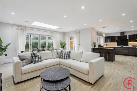 5 bedroom detached house for sale, Heythrop Drive, Ickenham, Middlesex, UB10