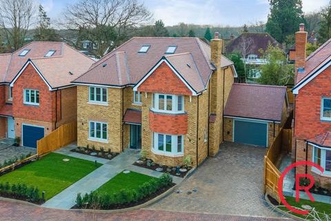 5 bedroom detached house for sale, Heythrop Drive, Ickenham, Uxbridge, Middlesex, UB10