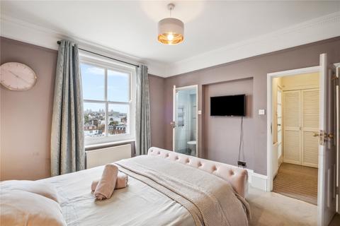 4 bedroom flat for sale, Kensington Court, London, W8