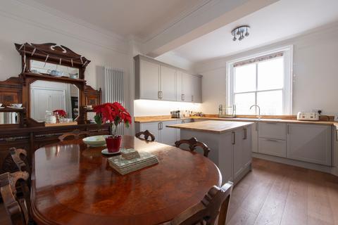 4 bedroom flat for sale, Kensington Court, London, W8